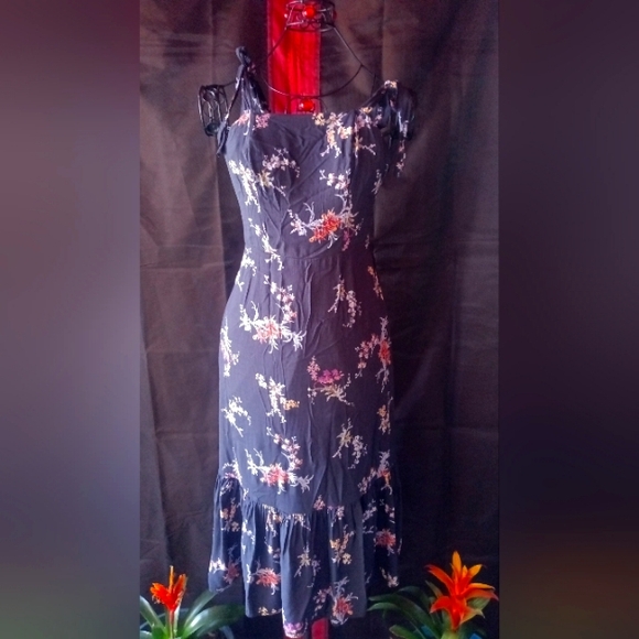 PAIGE Tolucah Floral Midi Sundress in Black. Size Small - Picture 4 of 8